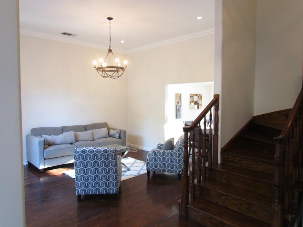 2 Floors House With Pool Hébergement de vacances
